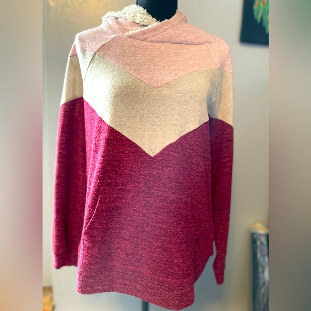 Fleece hooded pullover shirt.   New!